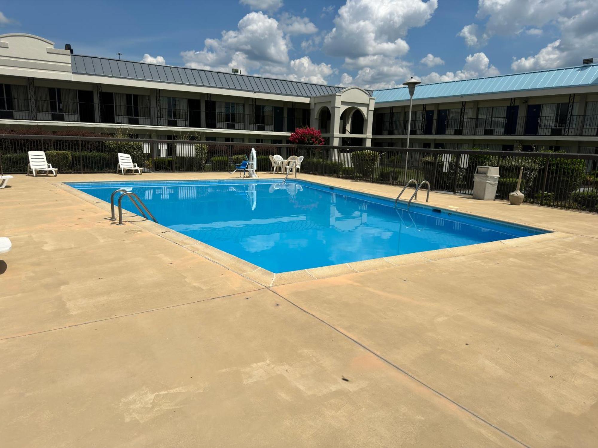 Days Inn By Wyndham Emporia Kültér fotó